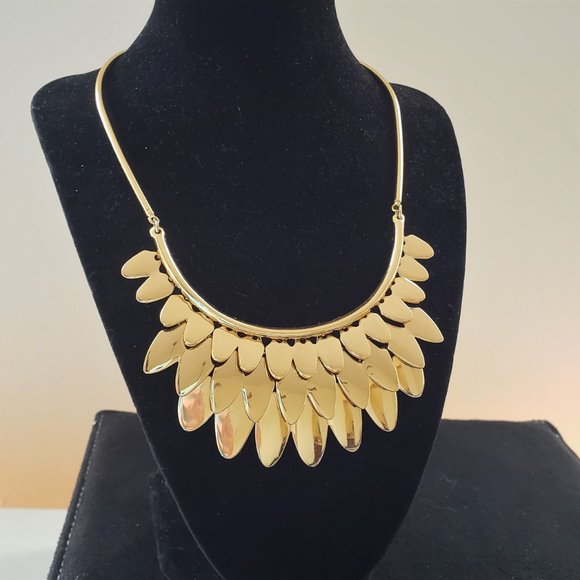 Kate Spade Fancy Flock Gold Feather Statement Necklace! - Picture 7 of 16